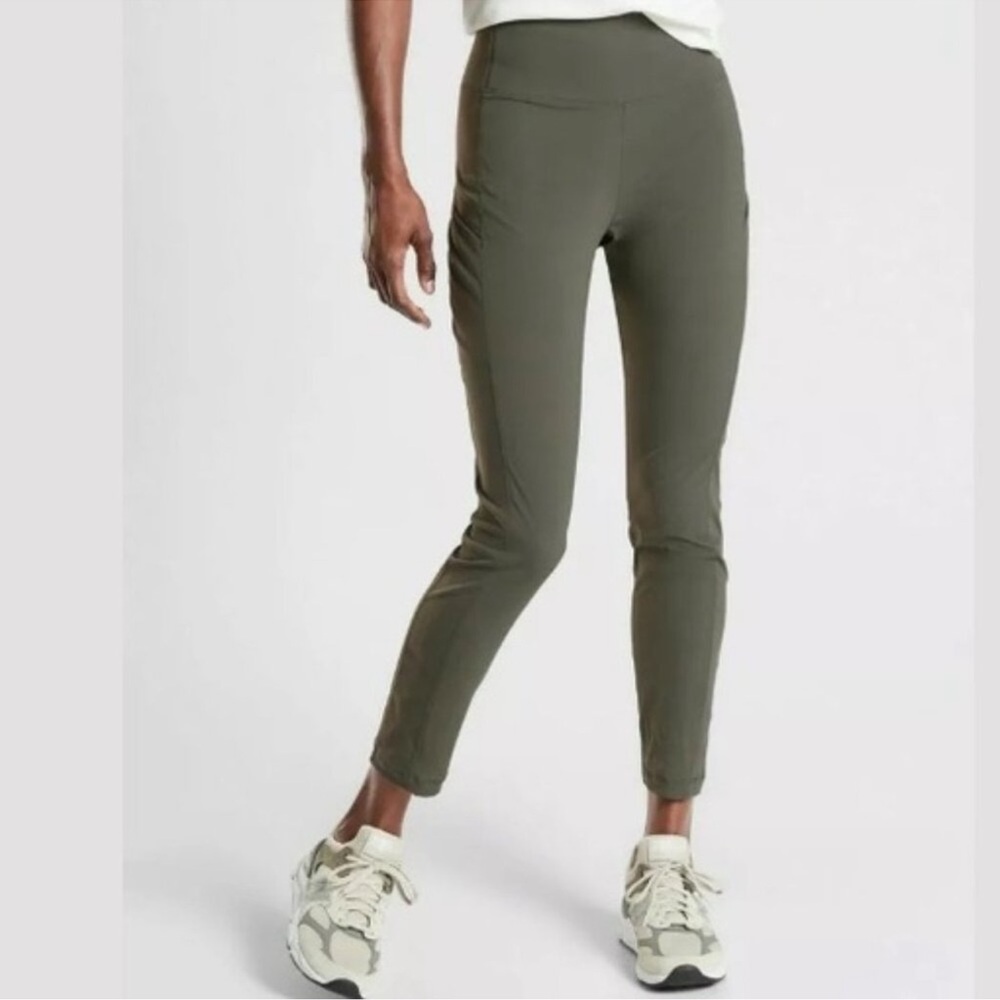 Athleta Sage Green TREKKIE HYBRID CROP TIGHT 14